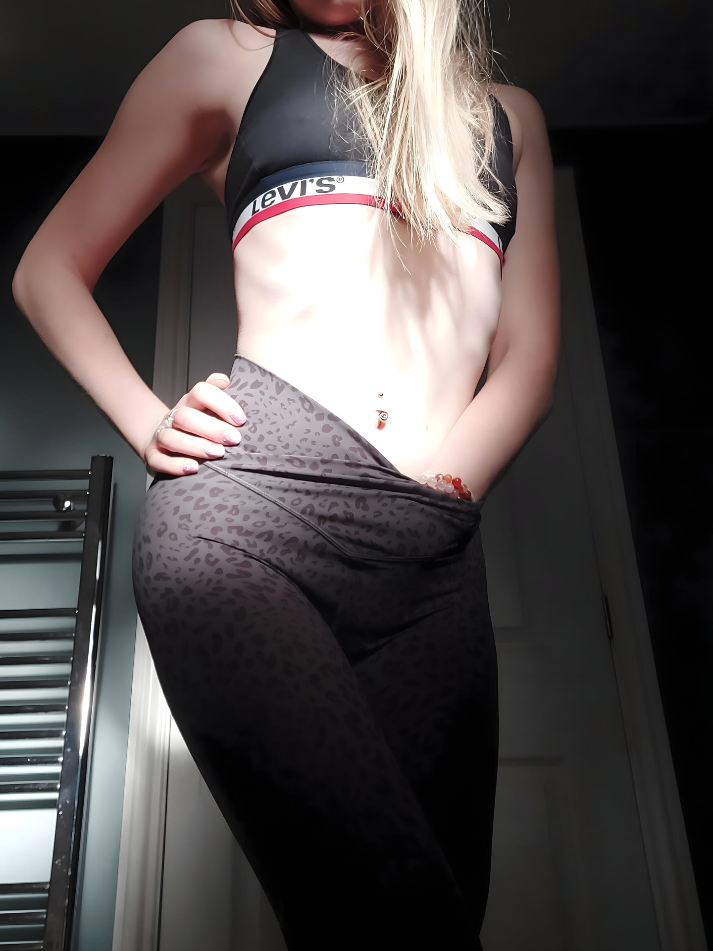 Kinky Little Mum β general